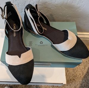 Toms Juliannah Black and cream suede d'orsay flats, Size 9, like-new.